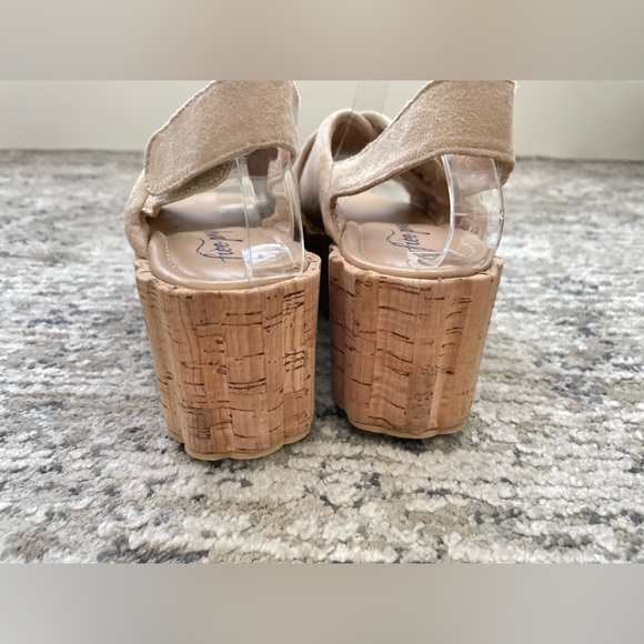 Free People Scalloped Platform Sandals Cork Slides Vanilla Size 7 US - Picture 3 of 10